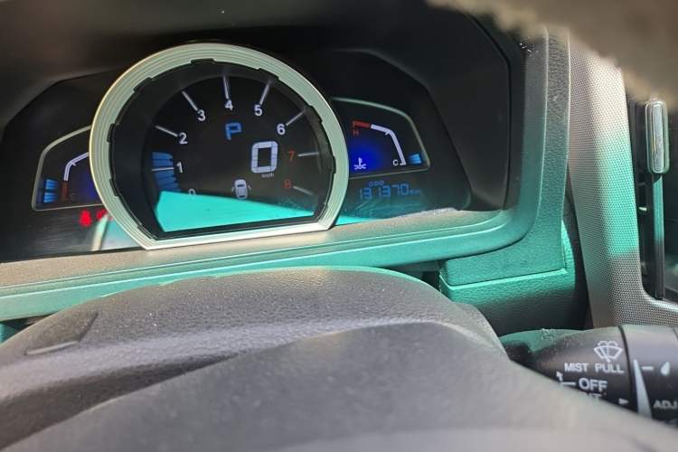 Used Luxgen U6 SUV 2014 1.8T Fashion Edition Odometer Close Up