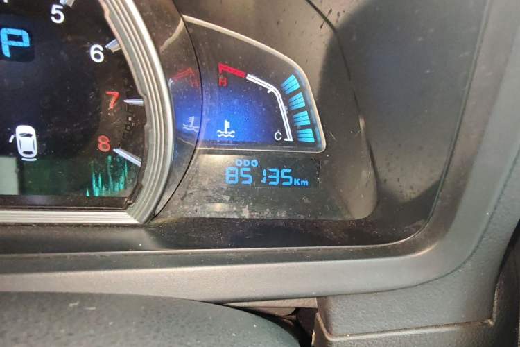 Used Luxgen U6 SUV 2014 1.8T Fashion Edition Odometer Close Up