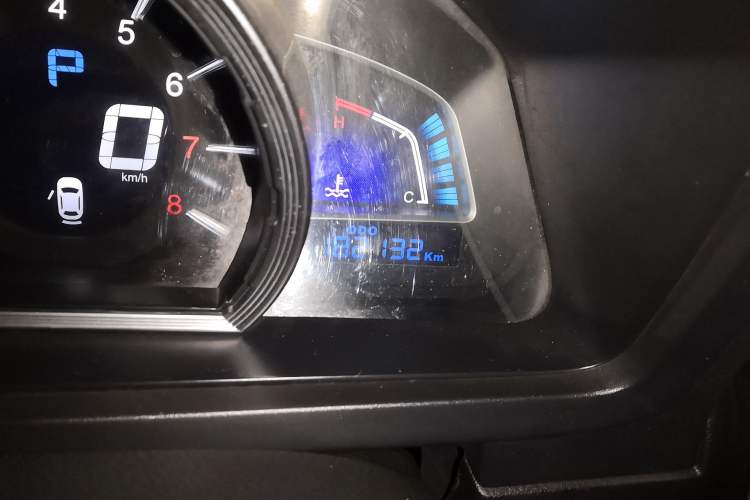 Used Luxgen U6 SUV 2014 1.8T ZhiZun Model Odometer Close Up