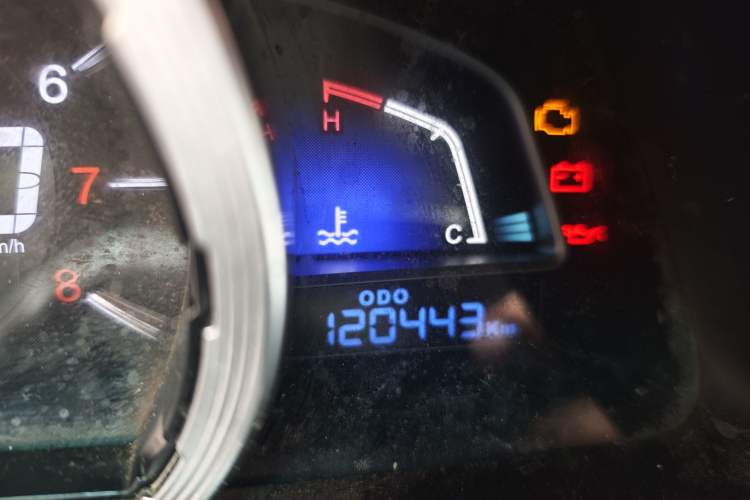 Used Luxgen U6 SUV 2014 1.8T Fashion Edition Odometer Close Up