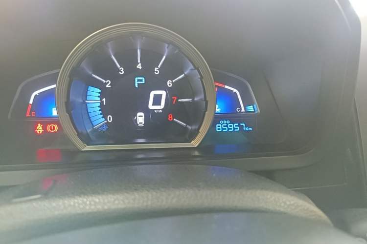 Used Luxgen U6 SUV 2014 1.8T Fashion Edition Odometer Close Up