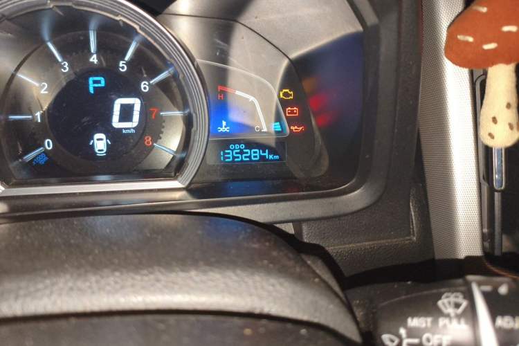 Used Luxgen U6 SUV 2014 1.8T Fashion Edition Odometer Close Up