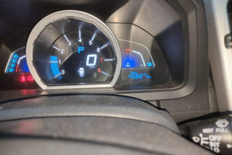 Used Luxgen U6 SUV 2014 1.8T Charm Version Odometer Close Up