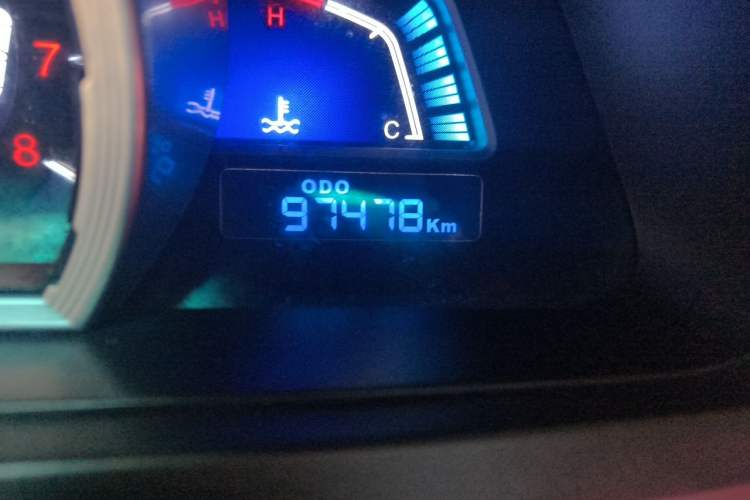 Used Luxgen U6 SUV 2014 1.8T Fashion Edition Odometer Close Up