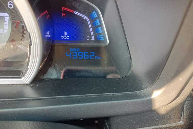 Used Luxgen U6 SUV 2014 1.8T Fashion Edition Odometer Close Up