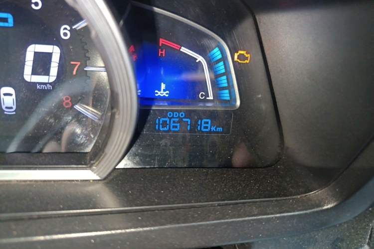Used Luxgen U6 SUV 2014 1.8T Fashion Edition Odometer Close Up