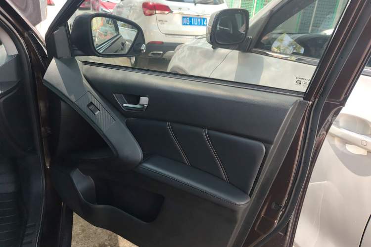 Used Luxgen U6 SUV 2014 1.8T Fashion Edition Right Front Door Interior