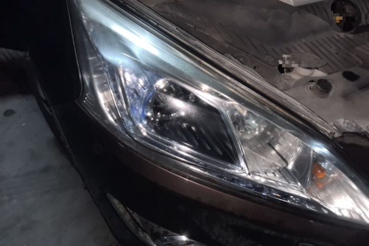 Used Luxgen U6 SUV 2014 1.8T ZhiZun Model Right Front Headlight