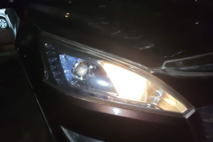 Used Luxgen U6 SUV 2014 1.8T Fashion Edition Right Front Headlight
