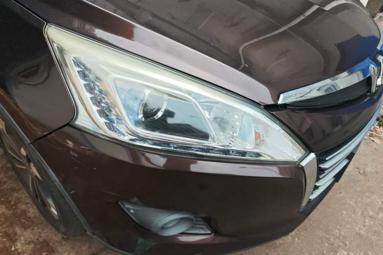 Used Luxgen U6 SUV 2014 1.8T Fashion Edition Right Front Headlight