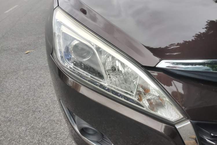Used Luxgen U6 SUV 2014 1.8T Fashion Edition Right Front Headlight