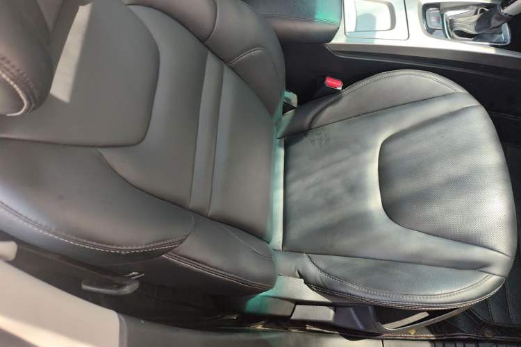 Used Luxgen U6 SUV 2014 1.8T Fashion Edition Right Front Seat