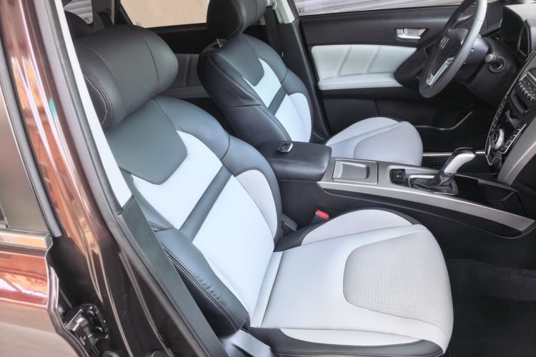 Used Luxgen U6 SUV 2014 1.8T ZhiZun Model Right Front Seat