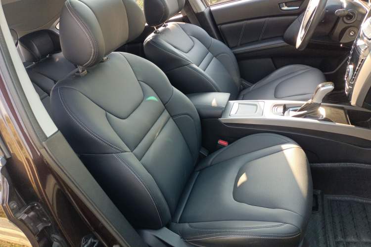 Used Luxgen U6 SUV 2014 1.8T Fashion Edition Right Front Seat