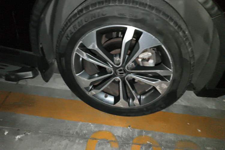 Used Luxgen U6 SUV 2014 1.8T Fashion Edition Right Front Wheel Hub