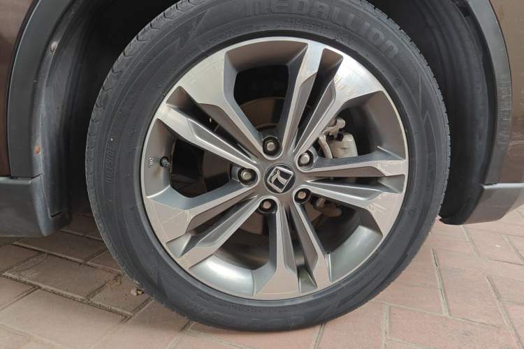 Used Luxgen U6 SUV 2014 2.0T ZhiZun Model Right Front Wheel Hub