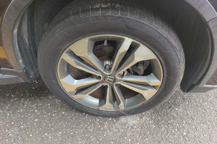 Used Luxgen U6 SUV 2014 1.8T Fashion Edition Right Front Wheel Hub