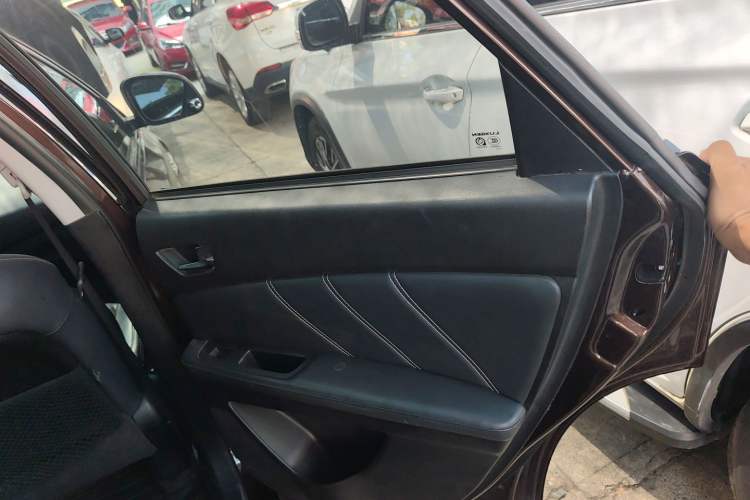 Used Luxgen U6 SUV 2014 1.8T Fashion Edition Right Rear Door Interior