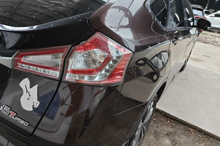 Used Luxgen U6 SUV 2014 1.8T ZhiZun Model Right Rear Taillight
