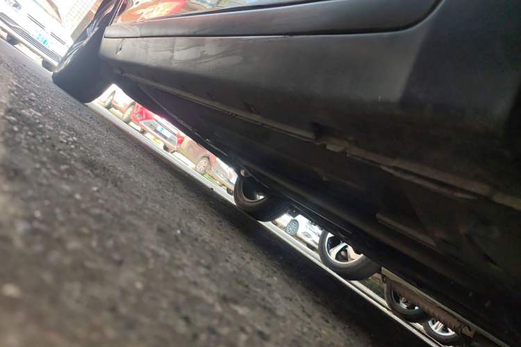 Used Luxgen U6 SUV 2014 1.8T Fashion Edition Right Side Sill
