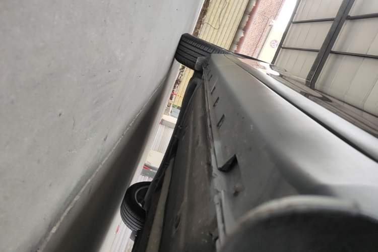 Used Luxgen U6 SUV 2014 1.8T ZhiZun Model Right Side Sill