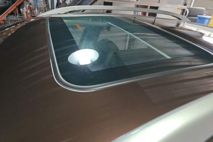 Used Luxgen U6 SUV 2014 1.8T ZhiZun Model Roof