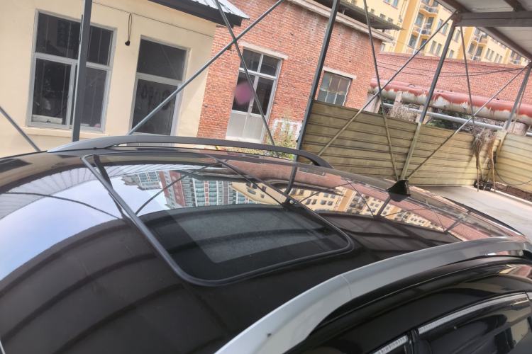 Used Luxgen U6 SUV 2014 1.8T ZhiZun Model Roof