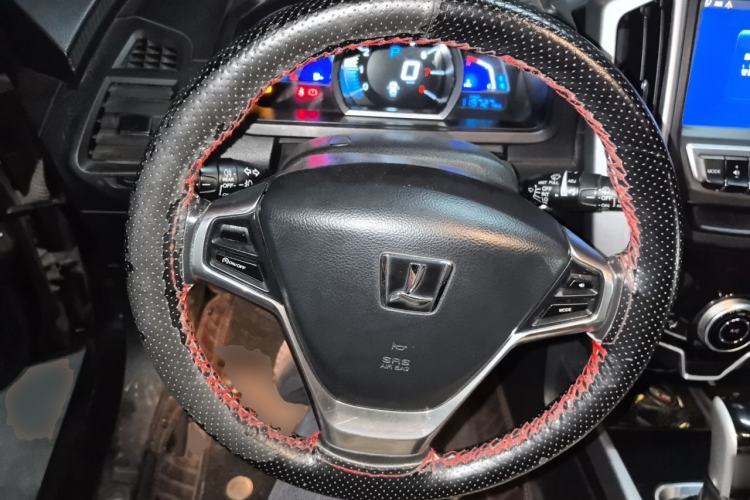Used Luxgen U6 SUV 2014 1.8T ZhiZun Model Steering Wheel