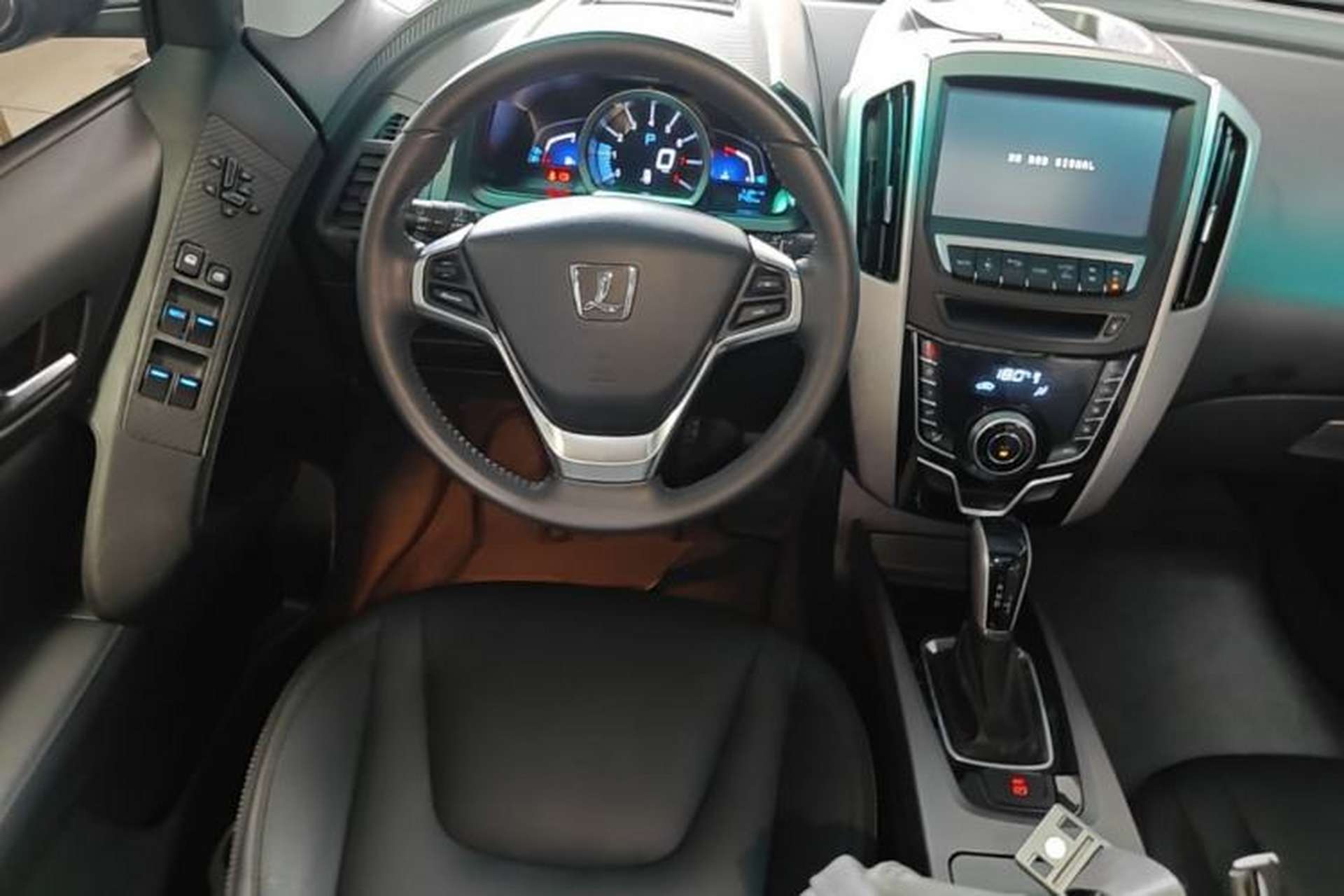 Used Luxgen U6 SUV 2014 1.8T ZhiZun Model Steering Wheel