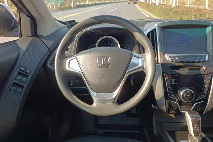 Used Luxgen U6 SUV 2014 1.8T Fashion Edition Steering Wheel