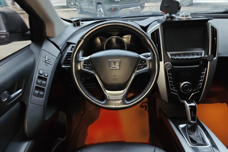 Used Luxgen U6 SUV 2014 1.8T ZhiZun Model Steering Wheel