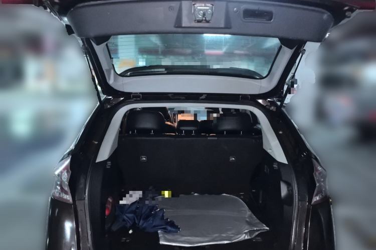 Used Luxgen U6 SUV 2014 1.8T ZhiZun Model Trunk