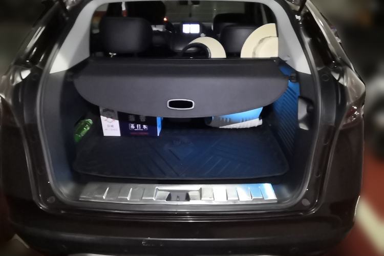 Used Luxgen U6 SUV 2014 1.8T ZhiZun Model Trunk