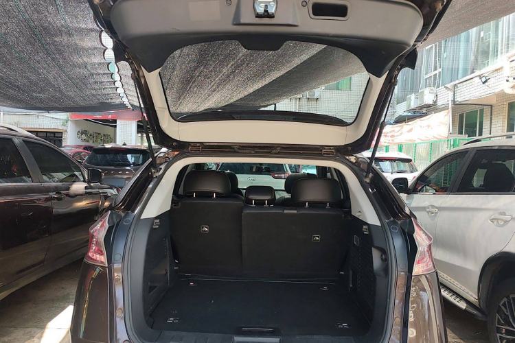 Used Luxgen U6 SUV 2014 1.8T Fashion Edition Trunk