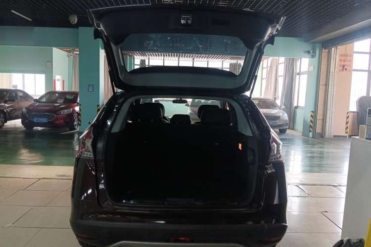 Used Luxgen U6 SUV 2014 1.8T Fashion Edition Trunk