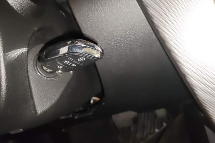 Used Luxgen U6 SUV 2014 1.8T Fashion Edition Vehicle Key