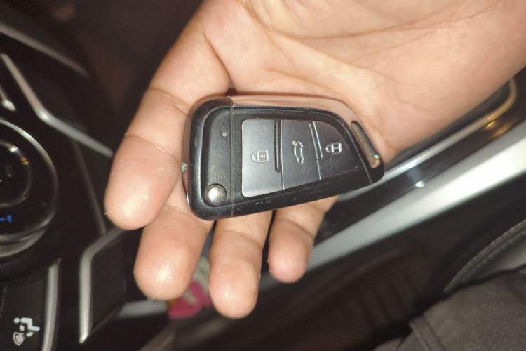 Used Luxgen U6 SUV 2014 1.8T Fashion Edition Vehicle Key