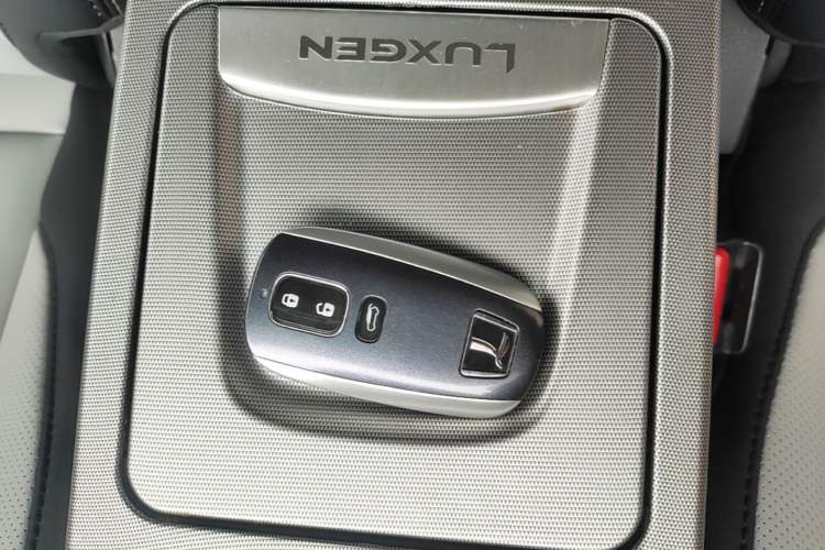 Used Luxgen U6 SUV 2014 1.8T ZhiZun Model Vehicle Key