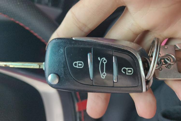 Used Luxgen U6 SUV 2014 1.8T Fashion Edition Vehicle Key