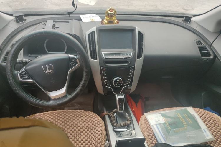 Used Luxgen U6 SUV 2014 1.8T Fashion Edition Center Console