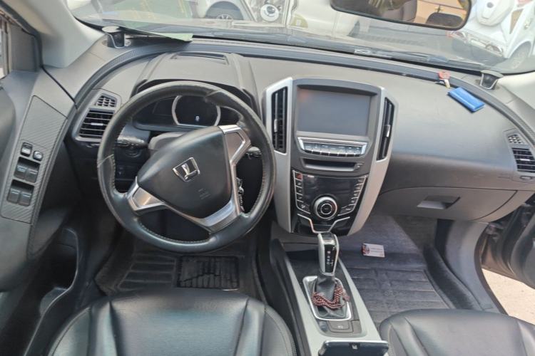 Used Luxgen U6 SUV 2014 1.8T Fashion Edition Center Console