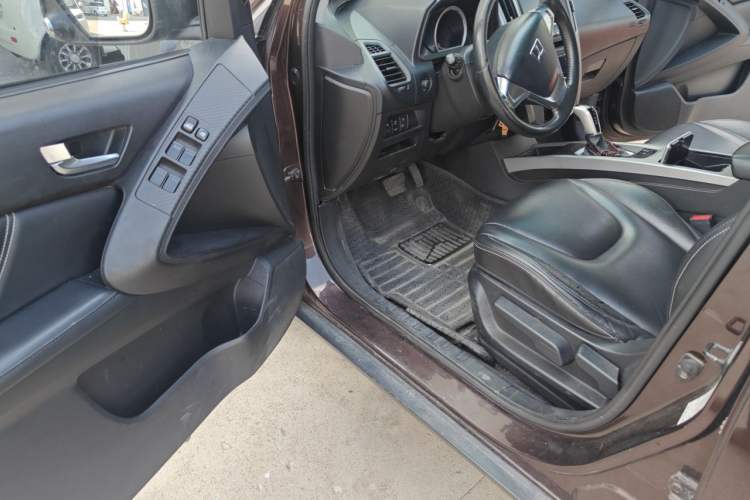 Used Luxgen U6 SUV 2014 1.8T Fashion Edition Driver Seat
