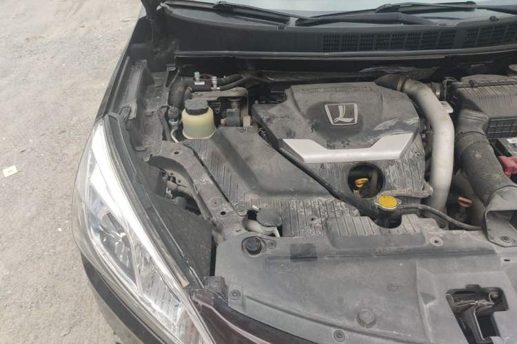 Used Luxgen U6 SUV 2014 1.8T Fashion Edition Engine Bay Right