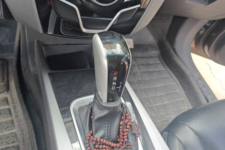 Used Luxgen U6 SUV 2014 1.8T Fashion Edition Gear Lever