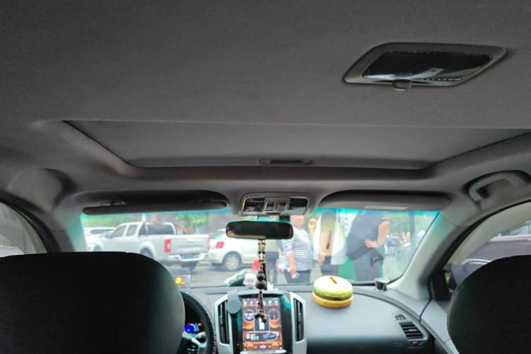 Used Luxgen U6 SUV 2014 1.8T ZhiZun Model Headliner
