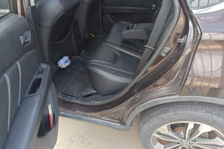 Used Luxgen U6 SUV 2014 1.8T Fashion Edition Left Rear Seat