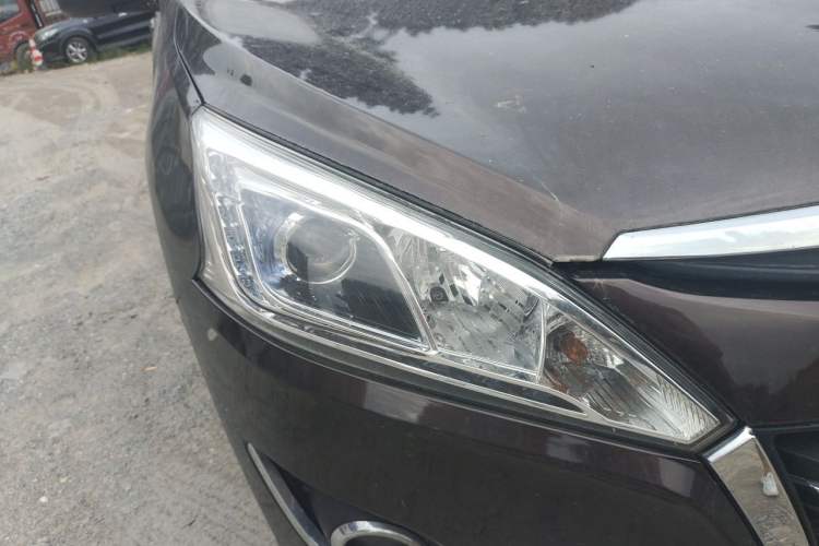 Used Luxgen U6 SUV 2014 1.8T Fashion Edition Right Front Headlight