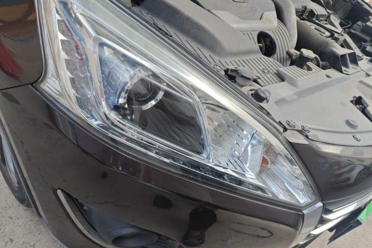 Used Luxgen U6 SUV 2014 1.8T Fashion Edition Right Front Headlight