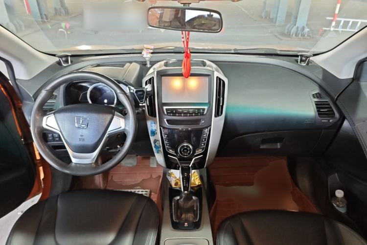 Used Luxgen U6 SUV 2014 1.8T Fashion Edition Center Console
