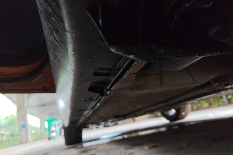 Used Luxgen U6 SUV 2014 1.8T ZhiZun Model Chassis Rear Left